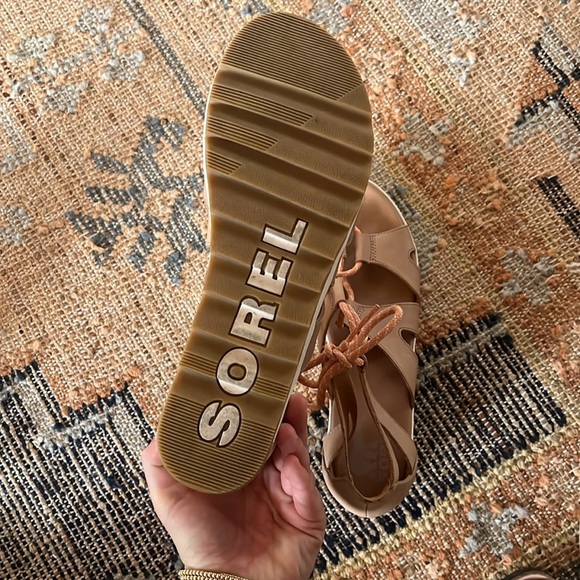 Sorel Cameron Platform Gladiator Sandal, Honest Beige Gum 17 - 10 - Picture 9 of 10